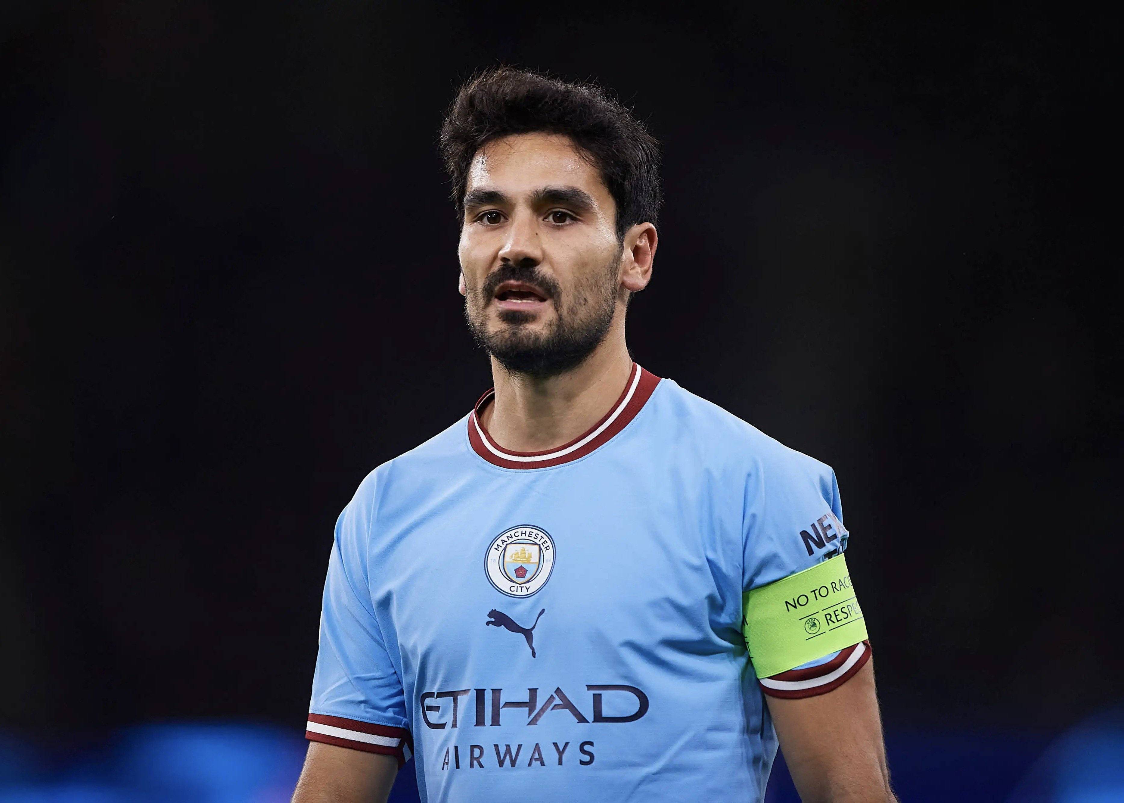 赛前曼城调整名单以备德甲，防线松动环节打磨，球迷炸锅，阵容厚度经受考验