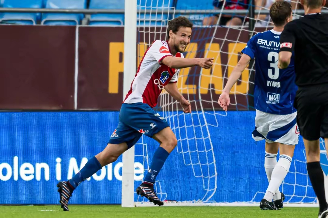 九游体育app-转折点波尔图调整名单；德国杯加时末段攻防权衡；赛场秩序良好；细节决定成败的简单介绍-九游体育app